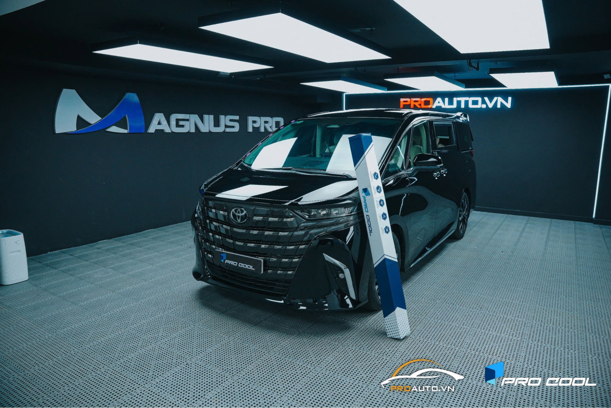 Thi công dán phim cách nhiệt Pro Cool cho xe Toyota Alphard