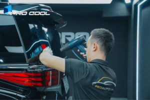 Dán phim cách nhiệt Pro Cool cho kính lưng