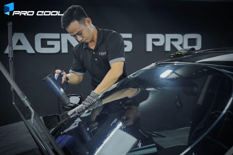 Dán phim cách nhiệt Pro Cool cho kính lái