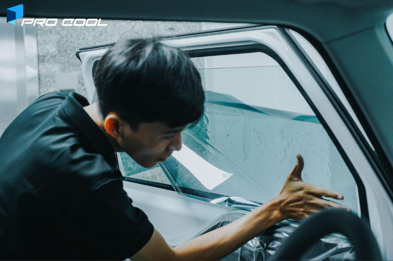 Thi công dán phim cách nhiệt Pro Cool cho Vinfast VF3