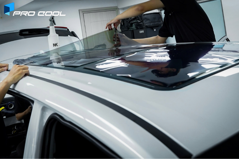 Kinh nghiệm dán phim cách nhiệt Pro Cool tại Đồng Tháp 10 Dán phim cách nhiệt Pro Cool cho cửa sổ trời ô tô