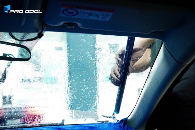Dán phim cách nhiệt Pro Cool tại Bến Tre vị trí kính lái