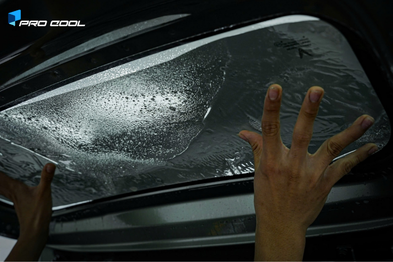 Dán phim cách nhiệt Pro Cool tại Cà Mau vị trí cửa sổ trời