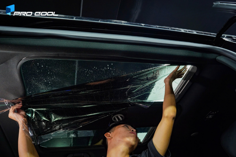 Dán phim cách nhiệt Pro Cool tại Tiền Giang vị trí cửa sổ trời