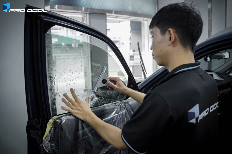 Bảng giá dán phim cách nhiệt Procool tại Long An mới nhất 7 Kính tài phụ dán phim cách nhiệt Pro Cool tại Long An